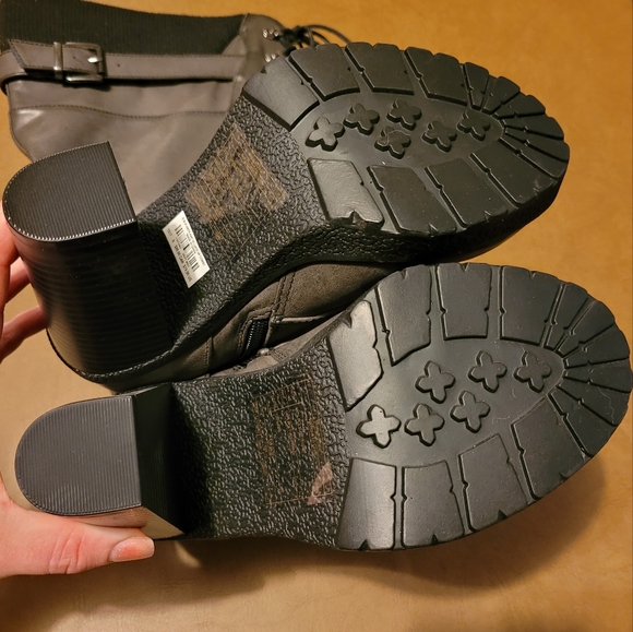 Knee High lave up boots from Torrid - Picture 5 of 6